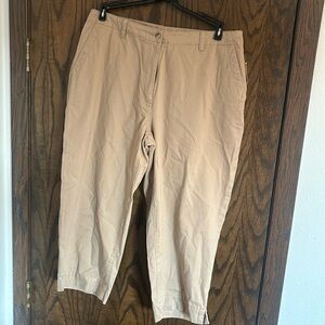 L.L. Bean Cropped Pants size 16 Petite NWT